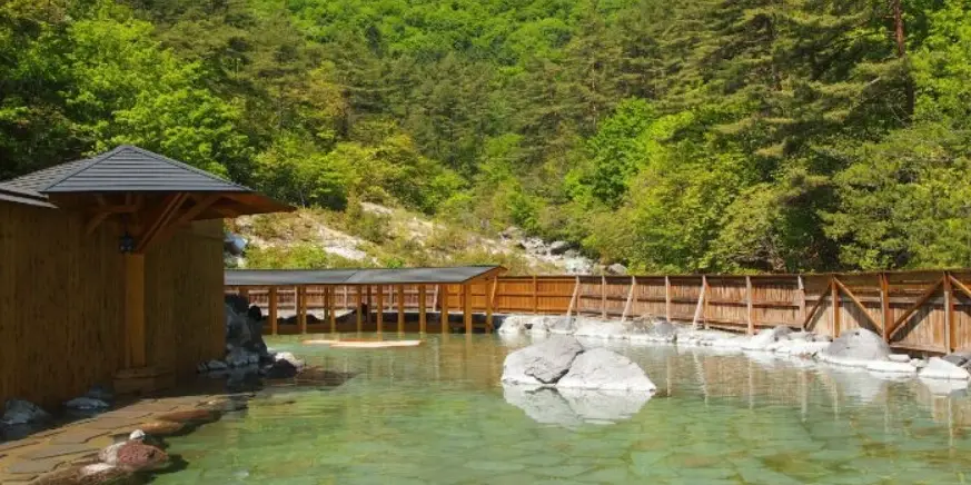 草津温泉雪季