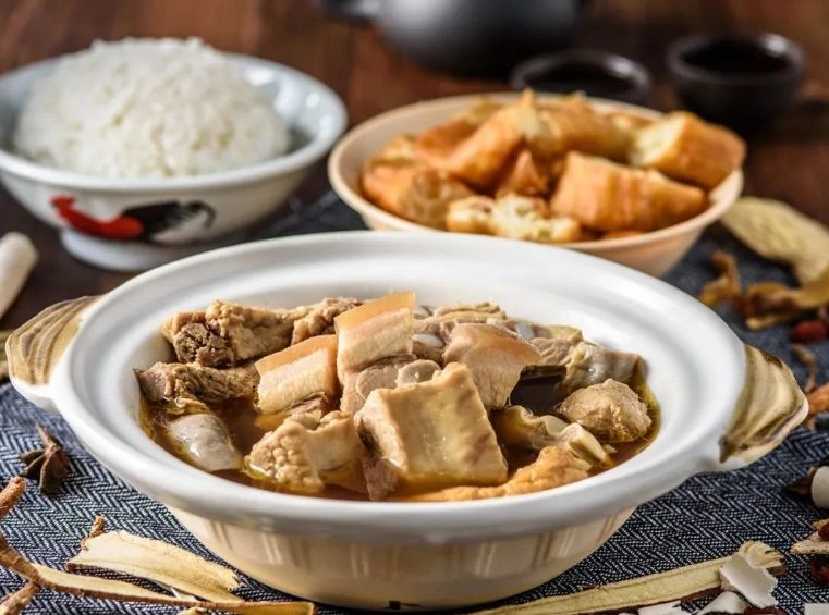 肉骨茶 白蘿蔔 肉骨茶 白蘿蔔