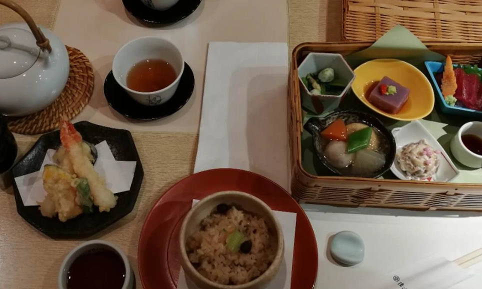 由布院住宿餐食