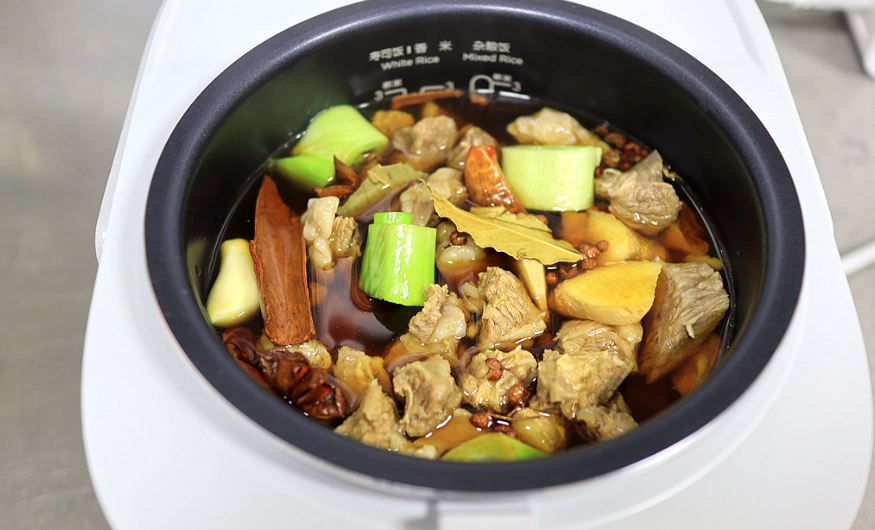 電子鍋滷肉做法